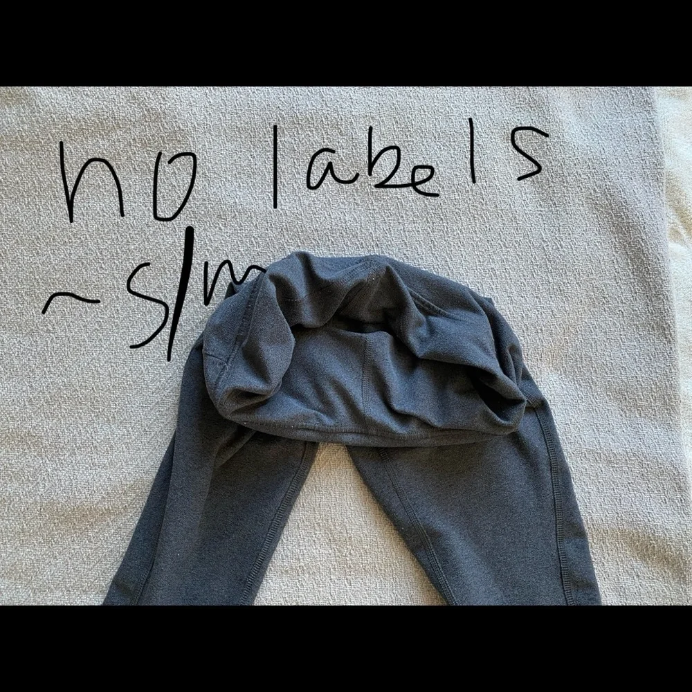 Grey Soft/Super Comfy Capri Leggings (S/M) - Picture 4 of 6